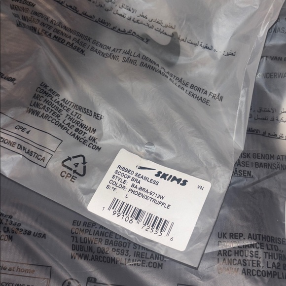 NikeSKIMS Ribbed SeamlessScoop Bra - Phoenix/Truffle - Picture 7 of 7